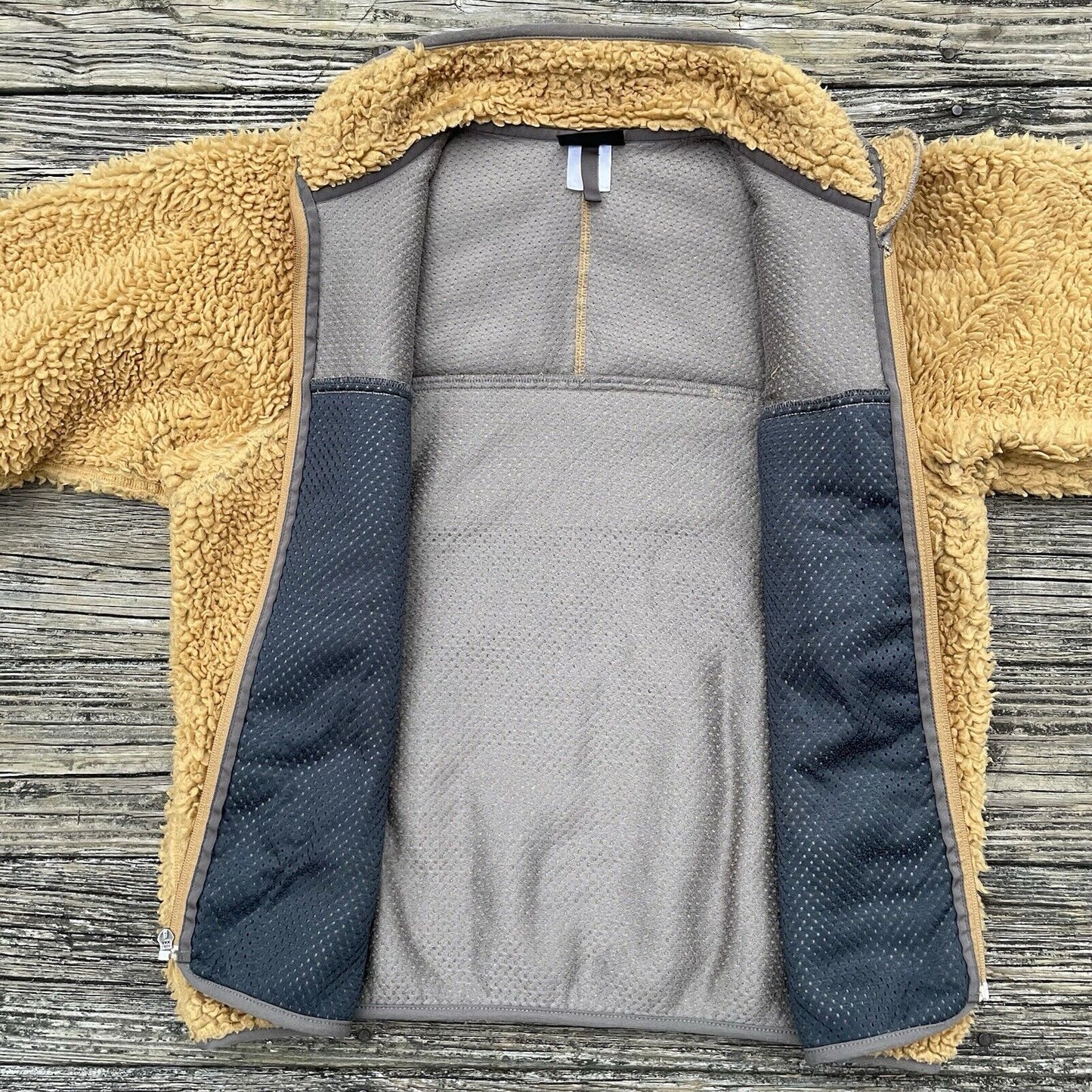 Vintage Patagonia Retro-X Deep Pile Fleece Jacket - Tequila Gold (M) - Made in USA